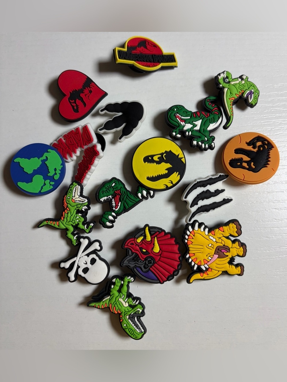 🆕 Jurassic Dinosaur Shoe Charms - Colorful T-Rex & Triceratops Set